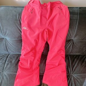 Snow pants, suitable if you wear size XS